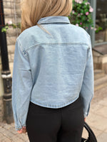 Ladda upp bild till gallerivisning, JDY - MARLY L/S BOXY SHACKET - LIGHT BLUE DENIM
