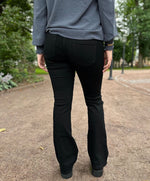 Ladda upp bild till gallerivisning, ONLY - BLUSH MID FLARED DNM - BLACK DENIM
