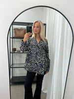 Ladda upp bild till gallerivisning, JDY - TROYA LIFE SHIRT - BLACK
