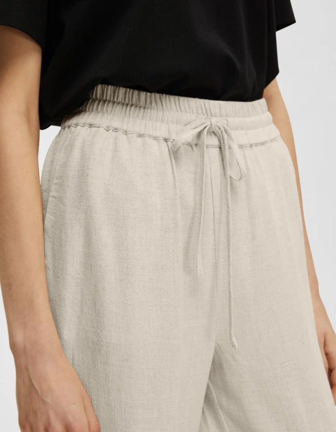 SELECTED FEMME - VIVA-GULIA HW LONG SUN PANT - SANDCHELL