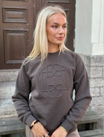 Ladda upp bild till gallerivisning, LEVETÉ ROOM - NUKA SWEATSHIRT - BROWN
