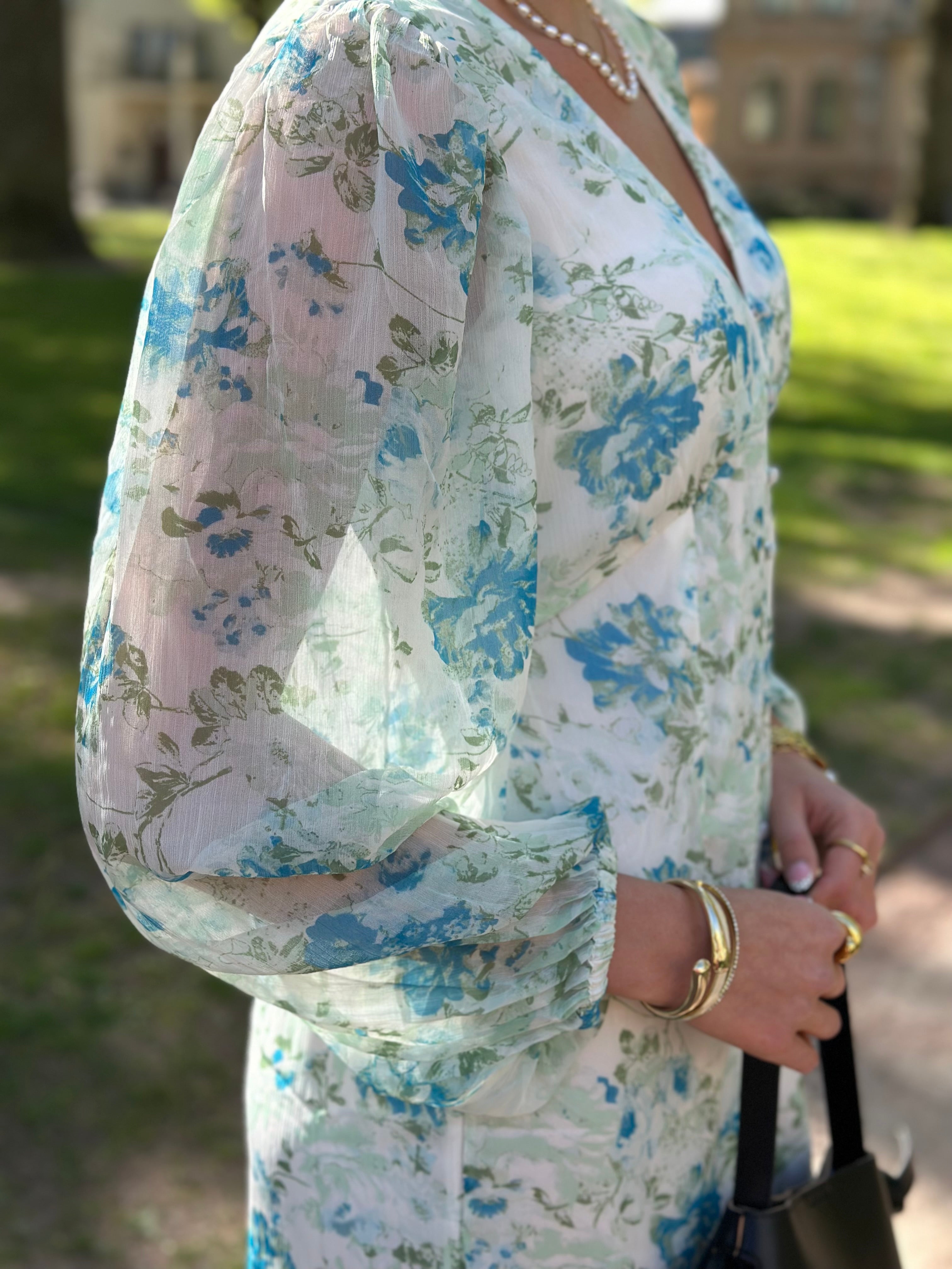 VEROMODA - SMILLA LS V-NECK CALF DRESS - SNOW WHITE/BLUE BRIT