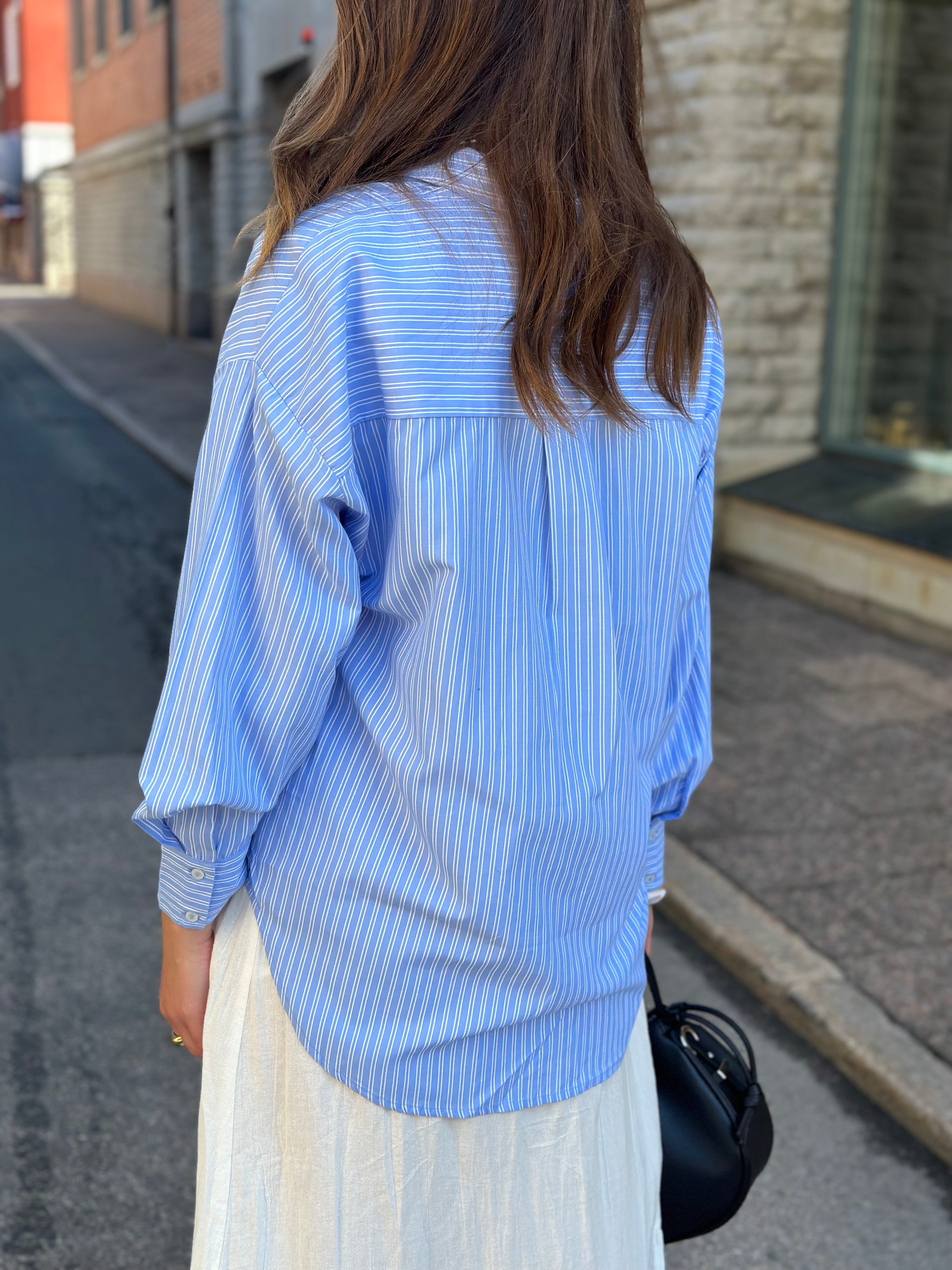 VEROMODA- FANNI LS SHIRT - HYDRANGEA/SANA