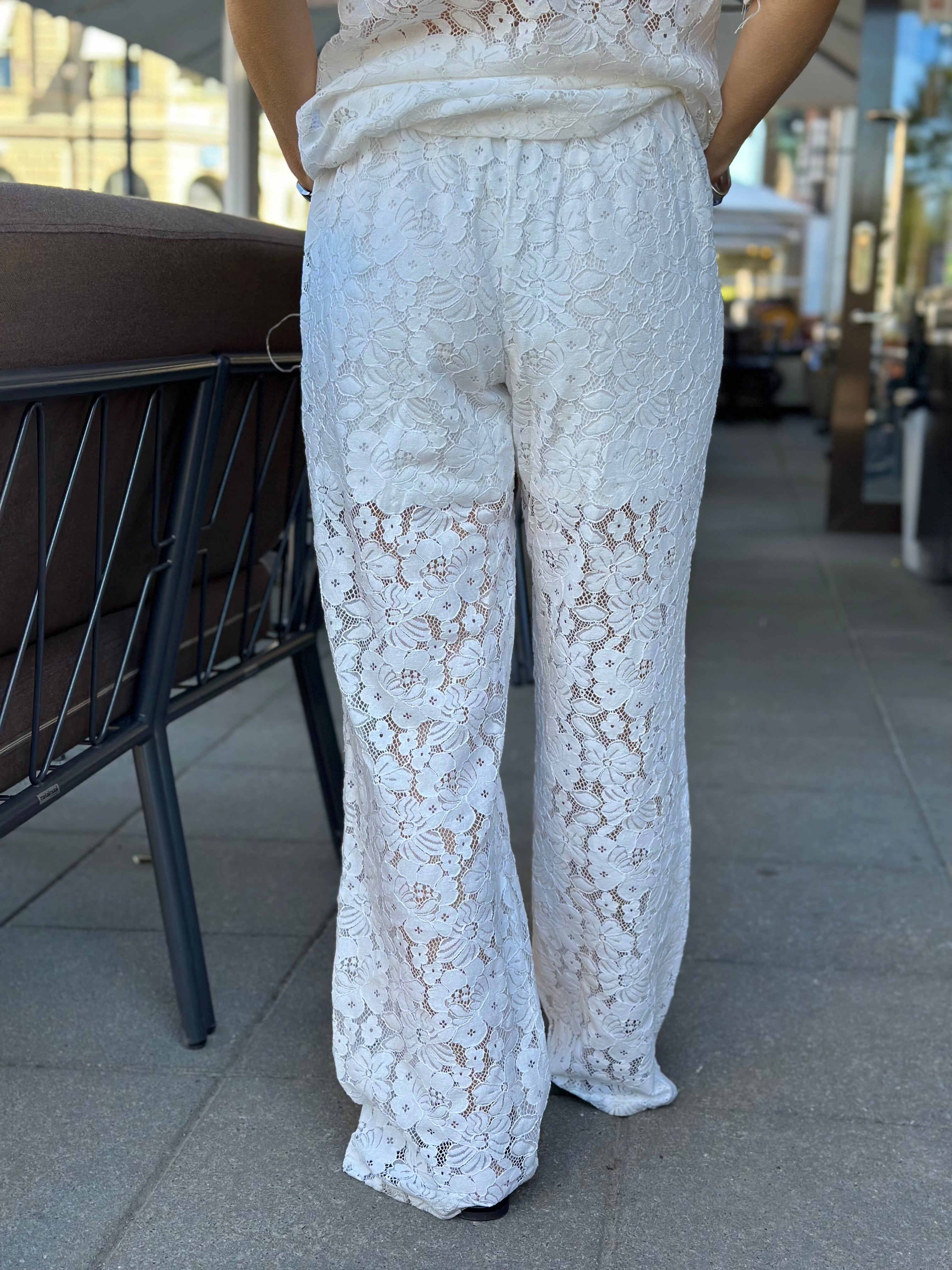 VEROMODA - HONEY LACE NM LOOSE PANTS - SNOW WHITE/FLOWER LACE