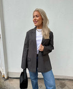 Ladda upp bild till gallerivisning, ONLY - NOELIA L/S PINST SLIT BLAZER - DARK GREY MELANGE
