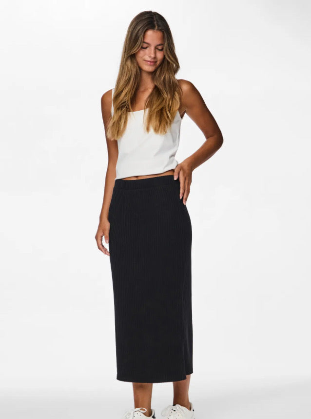 PIECES - KAYLE MW MIDI SKIRT - BLACK