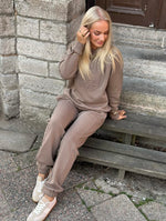 Ladda upp bild till gallerivisning, LEVETE ROOM - NUKA SWEATPANT - SAND BROWN
