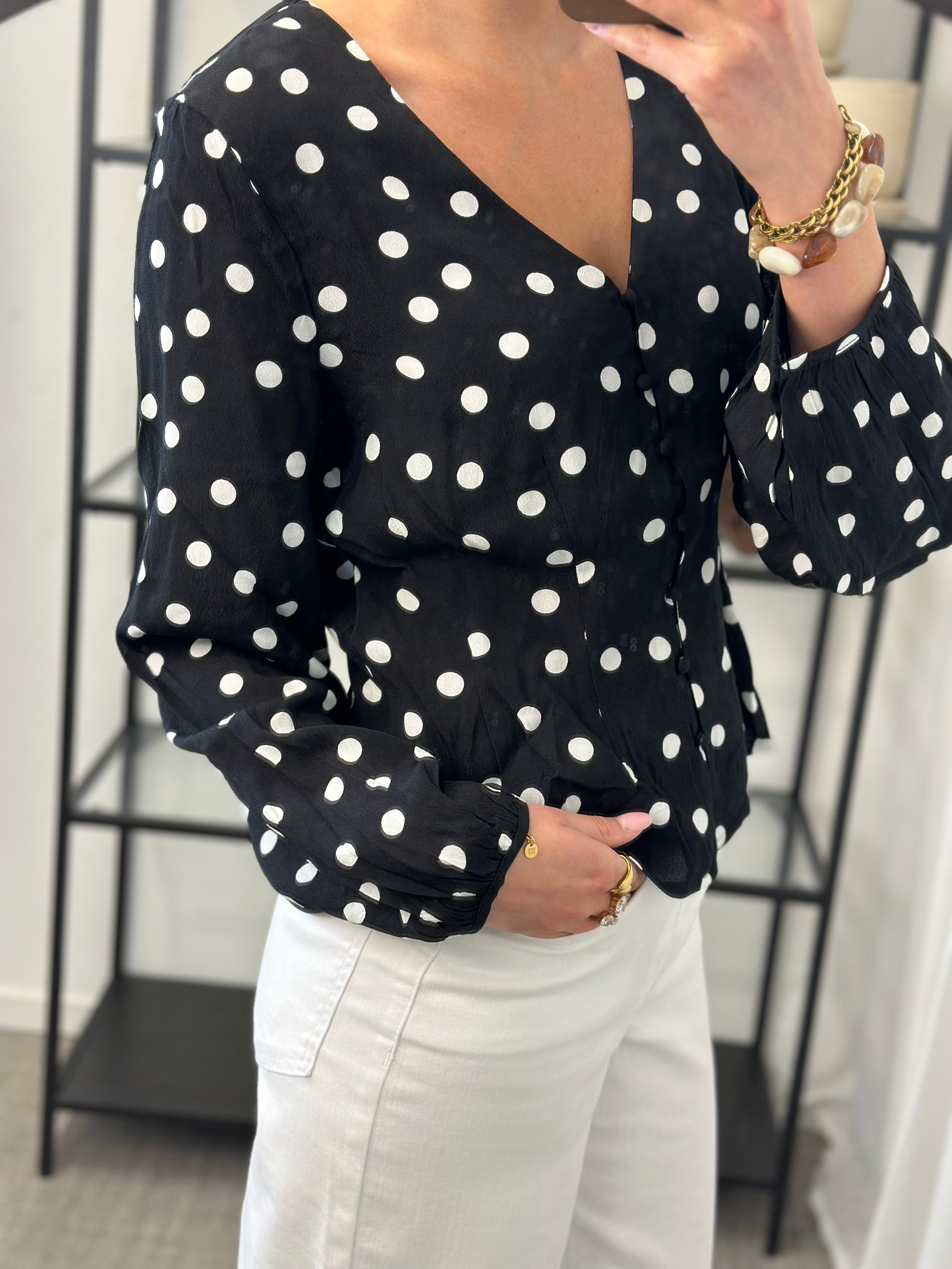 VEROMODA - ELISA L/SV-NECK BUTTON TOP - BLACK/ SNOW WHITE