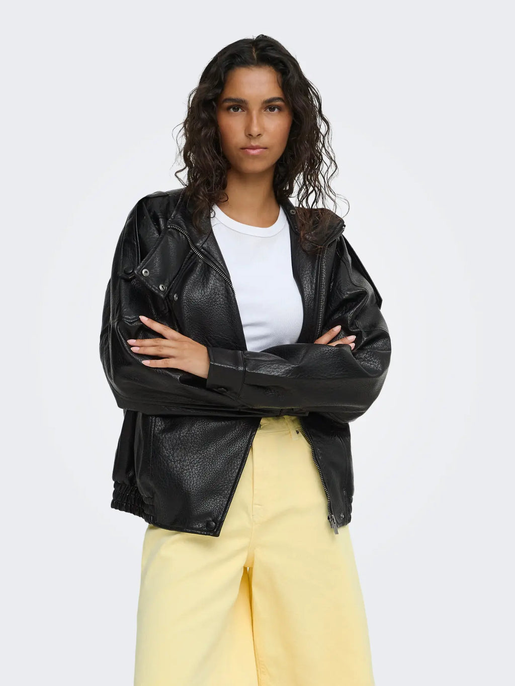 JDY - RAYE PU OVERSIZED BOMBER JACKET - BLACK