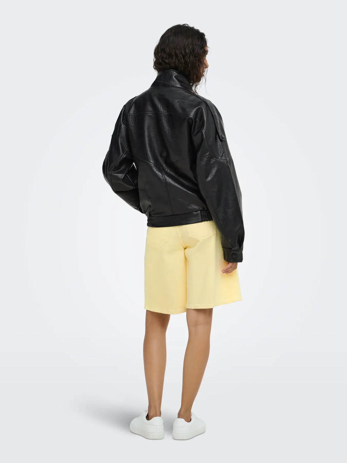 JDY - RAYE PU OVERSIZED BOMBER JACKET - BLACK