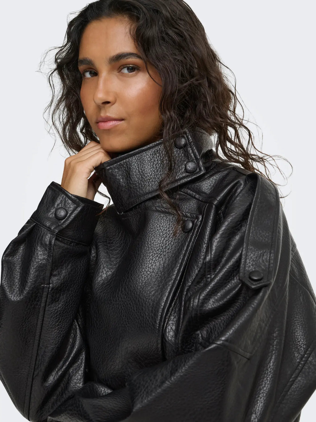 JDY - RAYE PU OVERSIZED BOMBER JACKET - BLACK