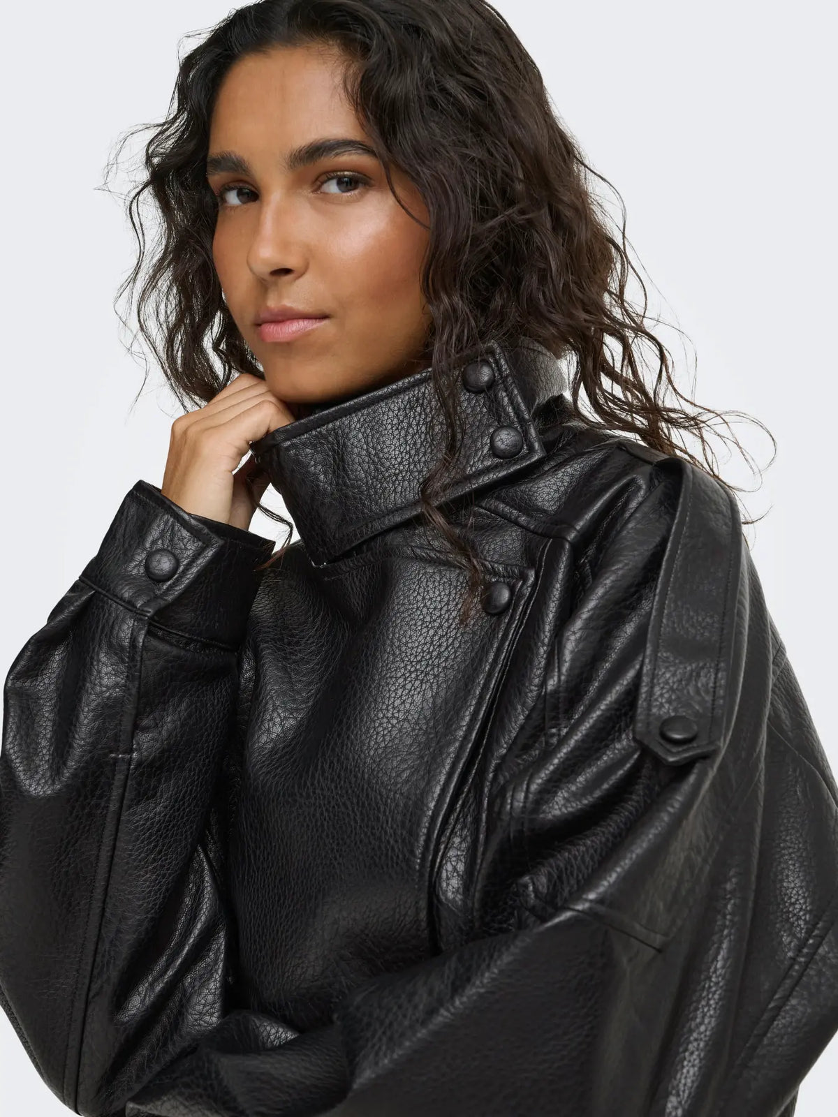 JDY - RAYE PU OVERSIZED BOMBER JACKET - BLACK