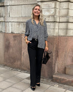 Ladda upp bild till gallerivisning, ONLY - RAYA 3/4 SHIRT - NIGHT SKY/LOUI LEO
