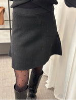Ladda upp bild till gallerivisning, JDY - LEA LIFE SHORT SKIRT - BLACK
