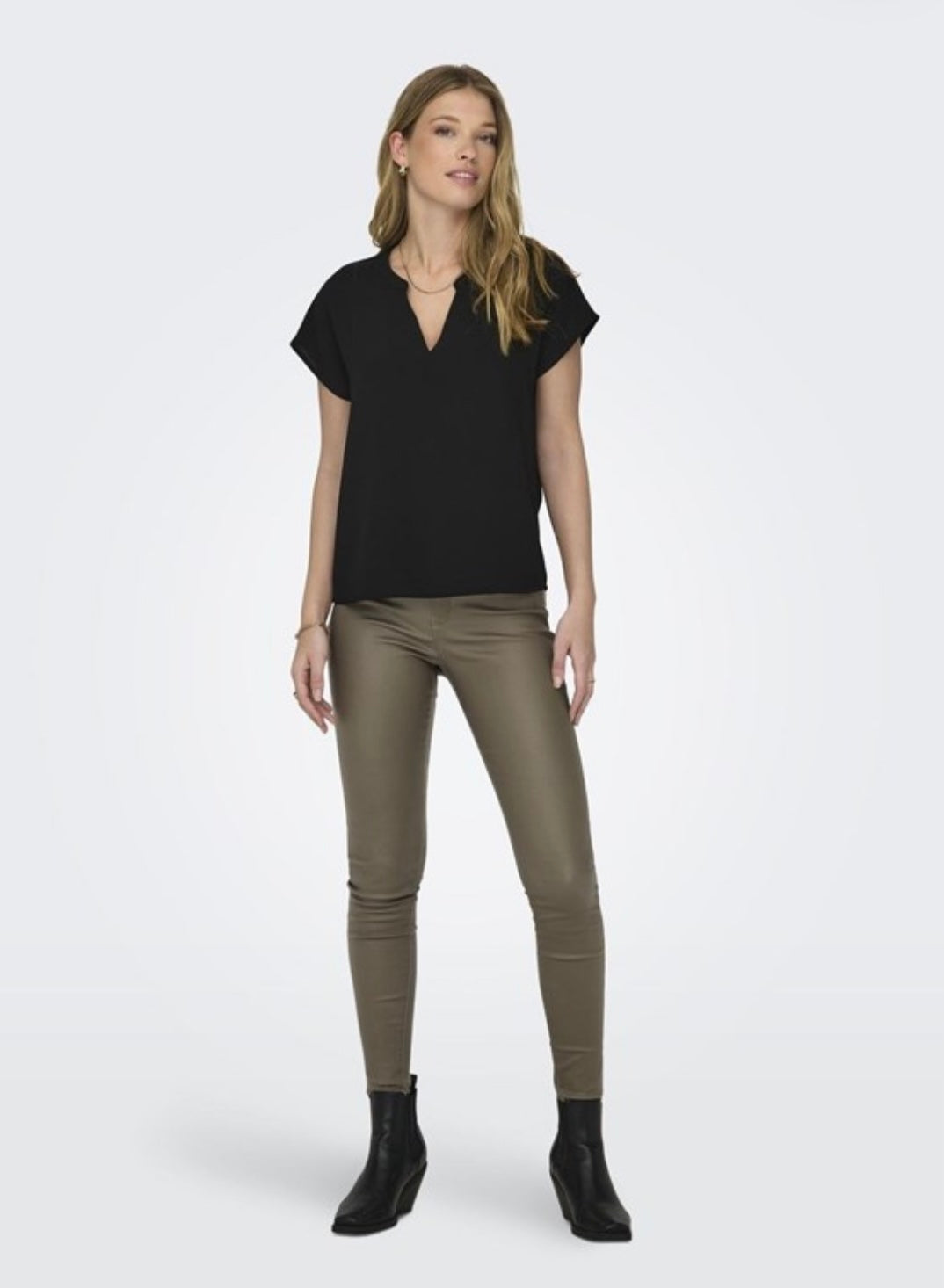 JDY - LION S/S TOP - BLACK