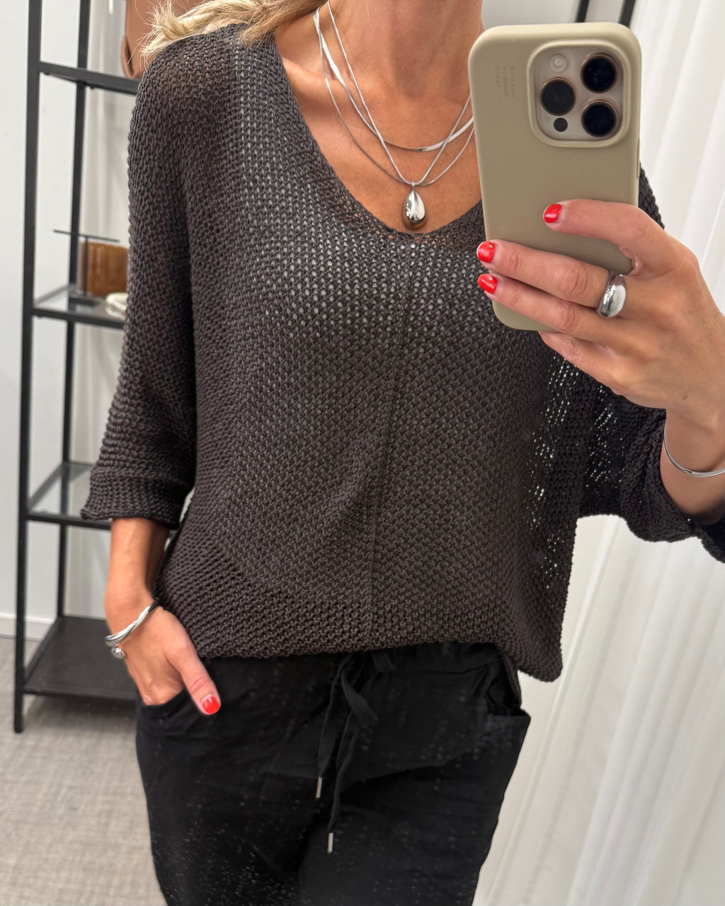 MARTA - STICKAD TRÖJA 7010 - BROWN