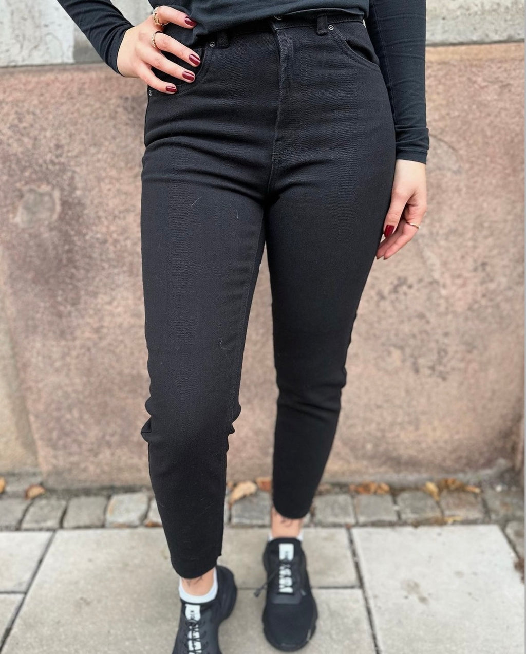 ONLY - EMILY HW STR CRP ANK RAW - BLACK DENIM