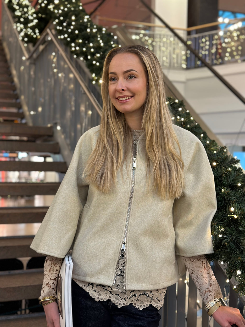 MARTA -  JACKA KORT ÄRM 55136M - BEIGE