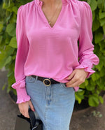 Ladda upp bild till gallerivisning, VERO MODA - ALVA L/S V-NECK TOP - FUSCHIA PINK
