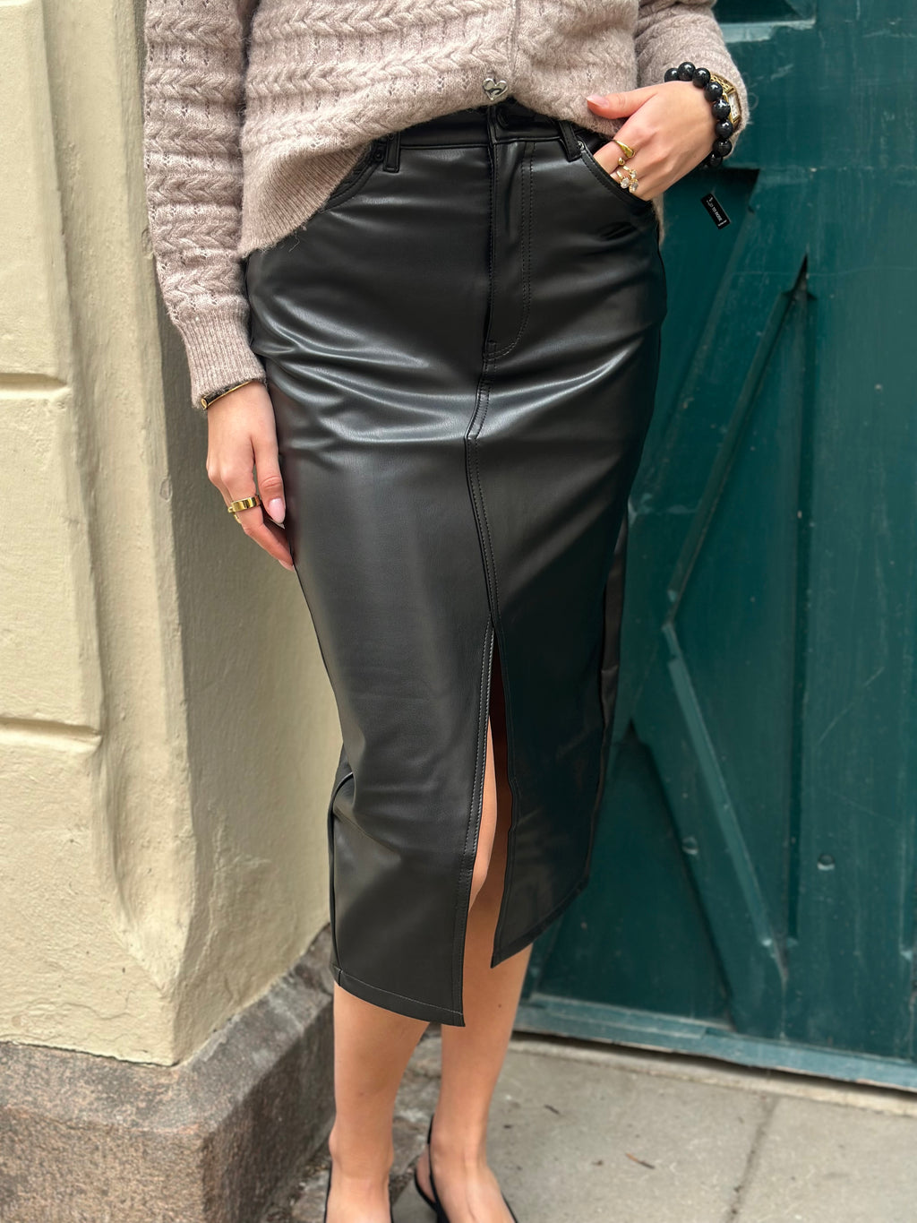 VERO MODA - VERI HR CALF PL SKIRT - BLACK