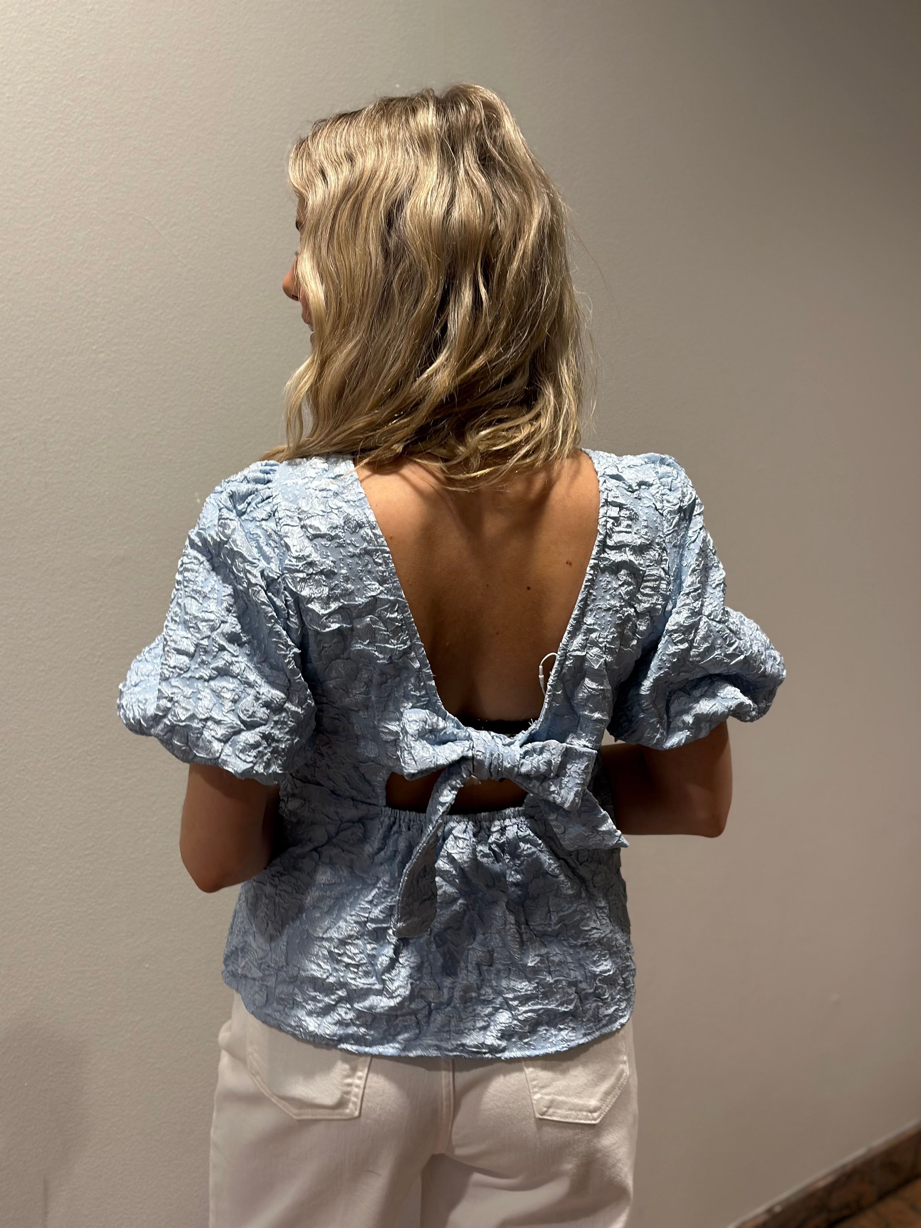 PIECES - GRETCHEN SS TOP - CASHMERE BLUE