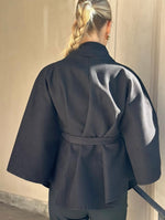 Ladda upp bild till gallerivisning, COSY HOUSE - PONCHOKAPPA - SVART
