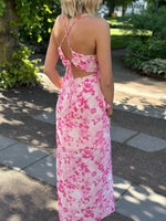 Ladda upp bild till gallerivisning, VEROMODA- AMINA SINGLET DRESS - PARFAIT PINK

