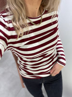 Ladda upp bild till gallerivisning, MARTA - RANDIG TRÖJA 7702 - BORDEAUX
