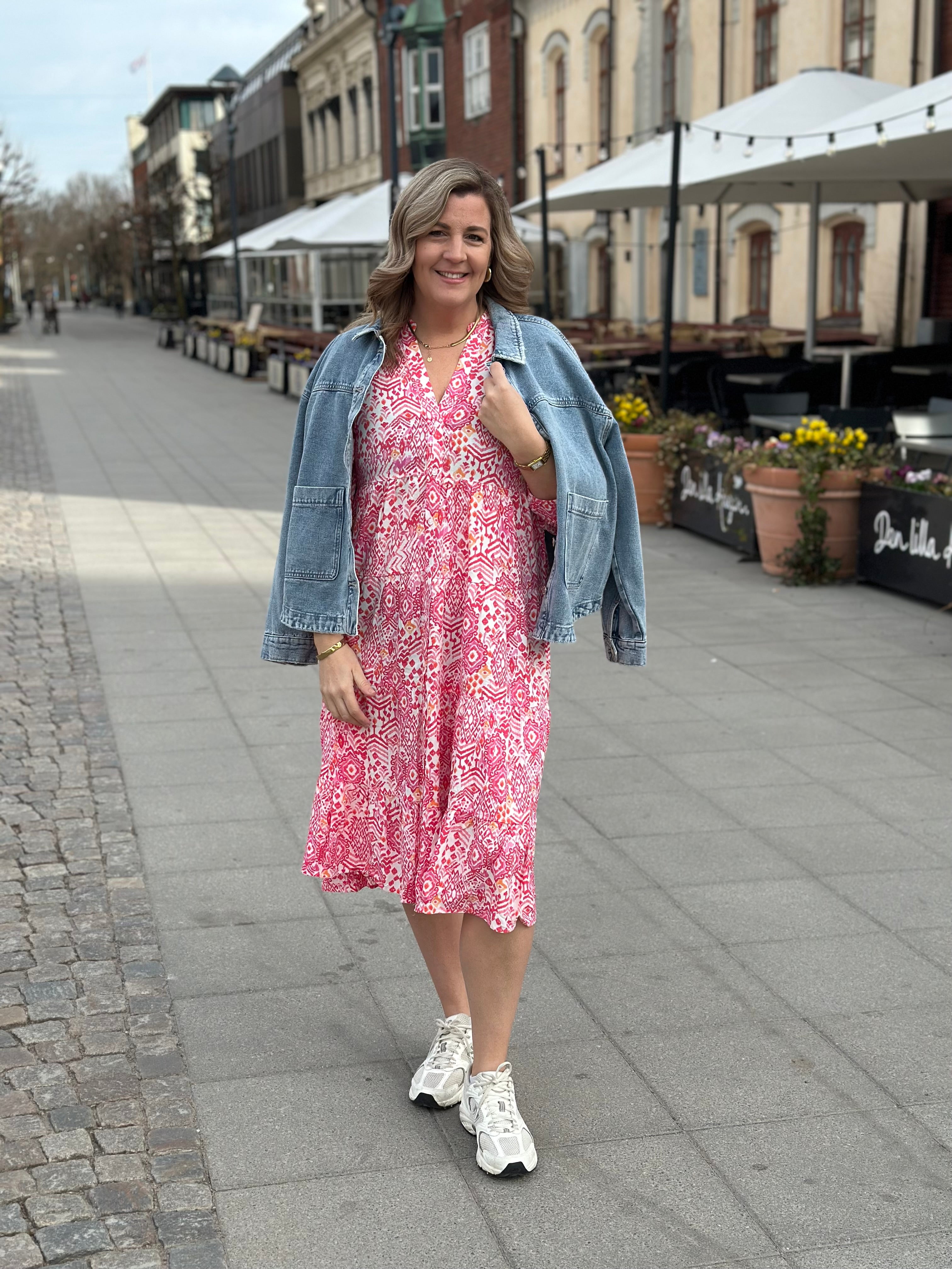 ONLY - MALINA 7/8 DRESS - CLOUD DANCER/SIKKA GRAP