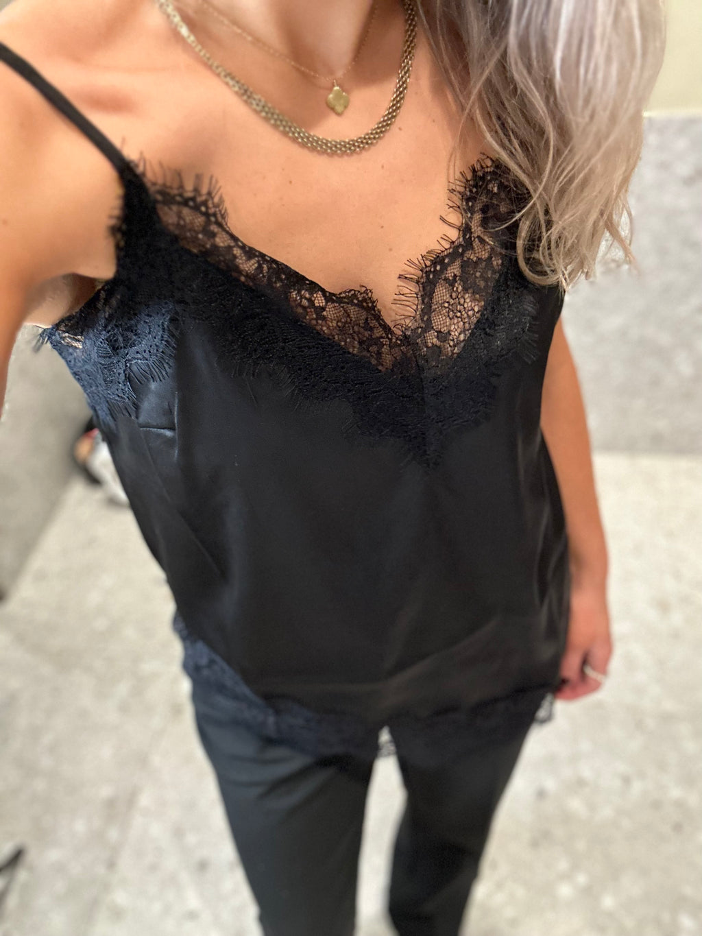 PIECES - NOMI STRAP SATIN LACE TOP - BLACK