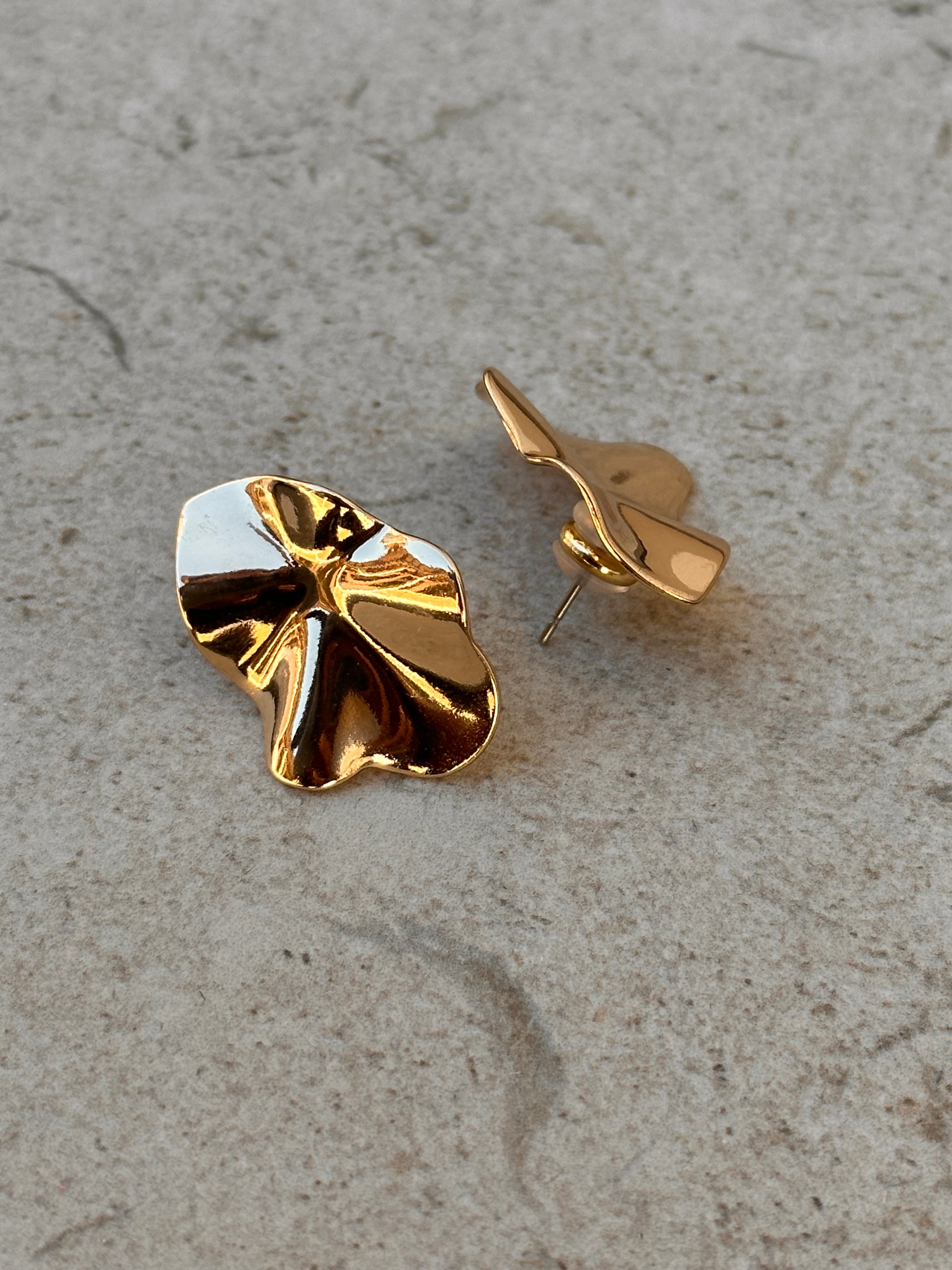 BOW19DETAILS - LIP EARRINGS SMALL - GOLD
