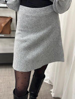 Ladda upp bild till gallerivisning, JDY - LEA LIFE SHORT SKIRT - MEDIUM GREY MELANGE
