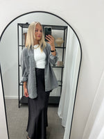 Ladda upp bild till gallerivisning, PIECES - MAISIE LS DENIM SHIRT - GREY DENIM
