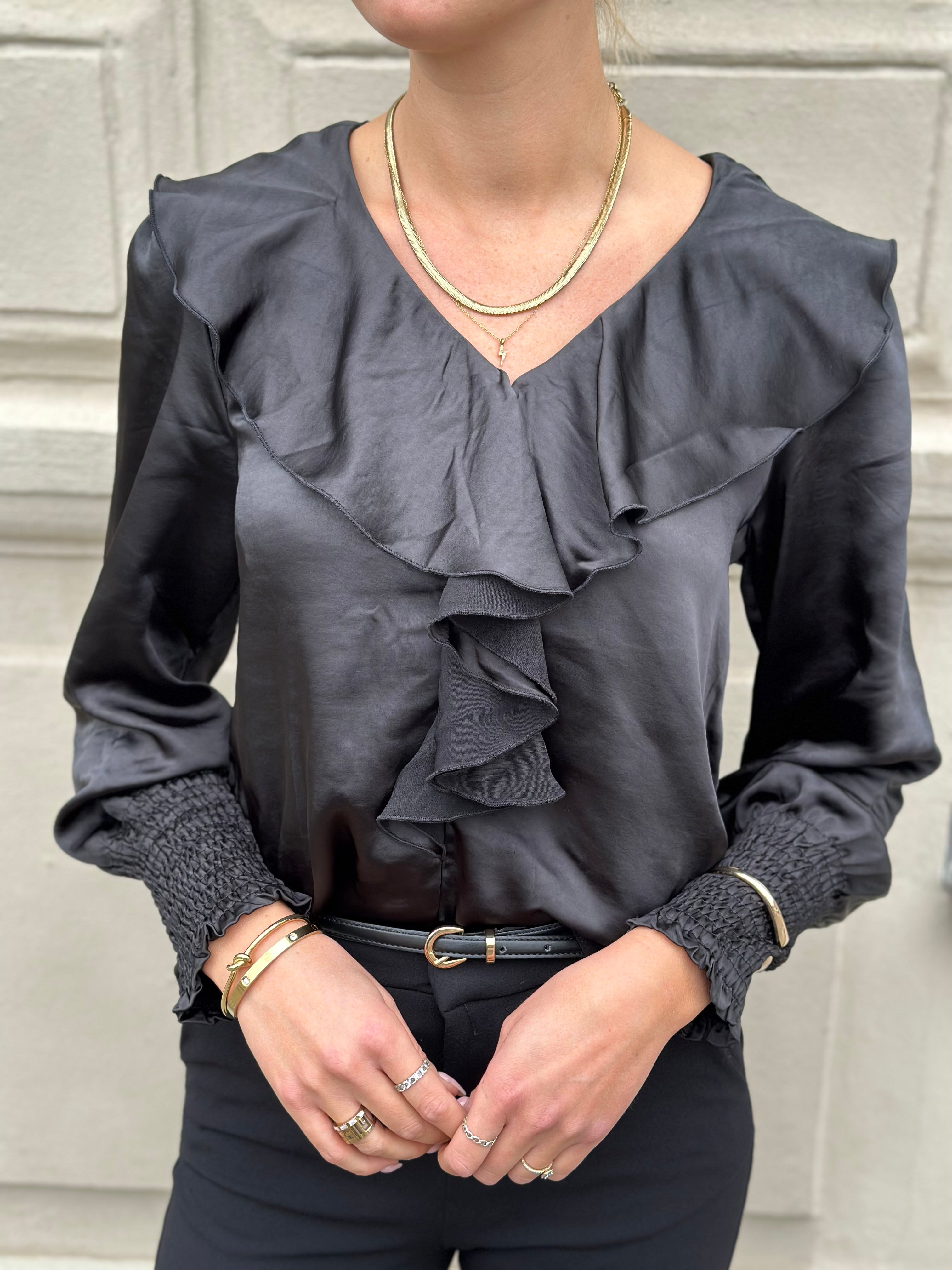 VEROMODA - BRA LS V-NECK FRILL BLOUSE - BLACK