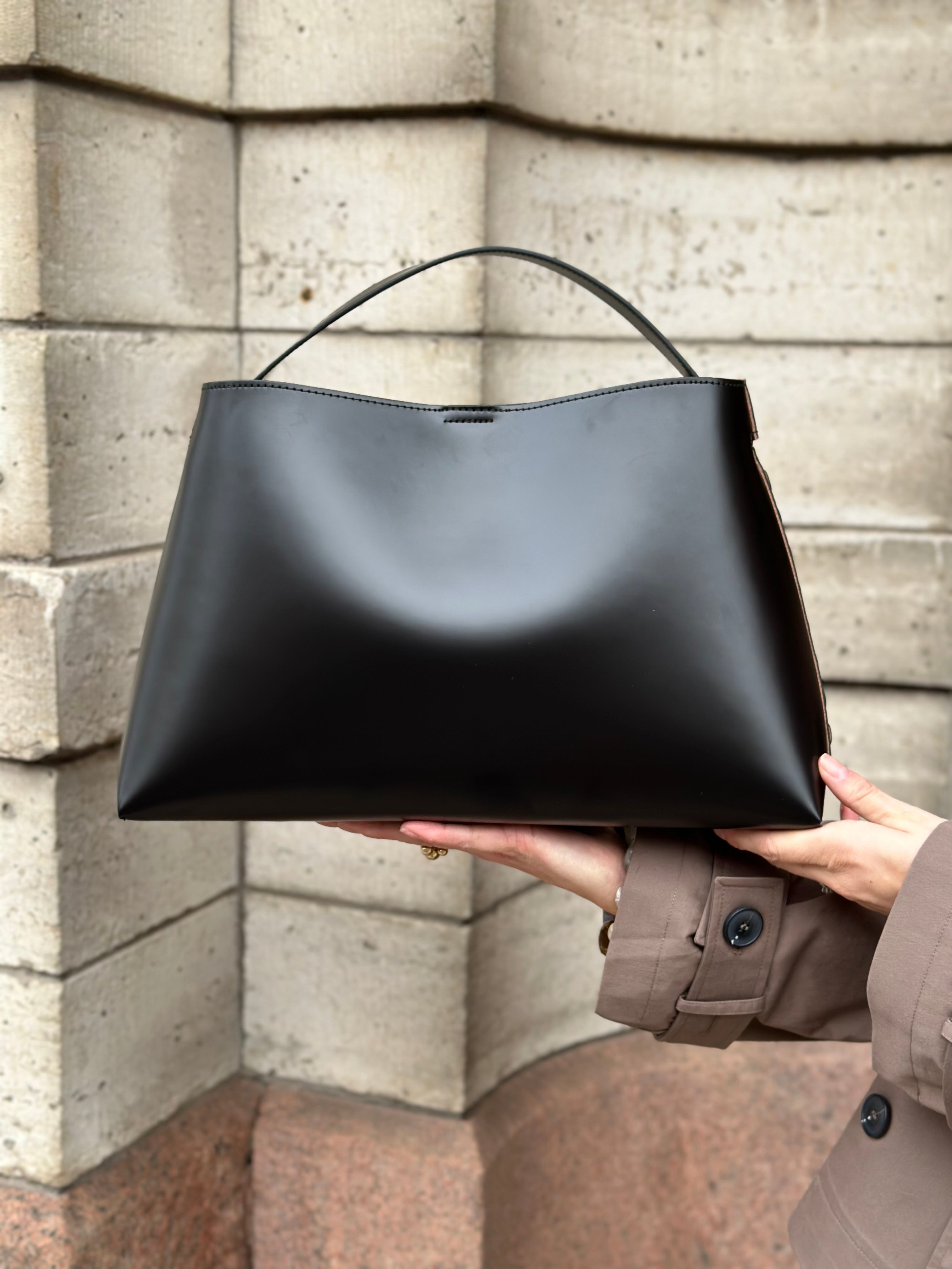 SELECTED FEMME - STELLA MEDIUM LEATHER BAG - BLACK