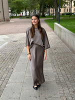 Ladda upp bild till gallerivisning, COSY HOUSE - GLANSIG BLUS - BEIGE
