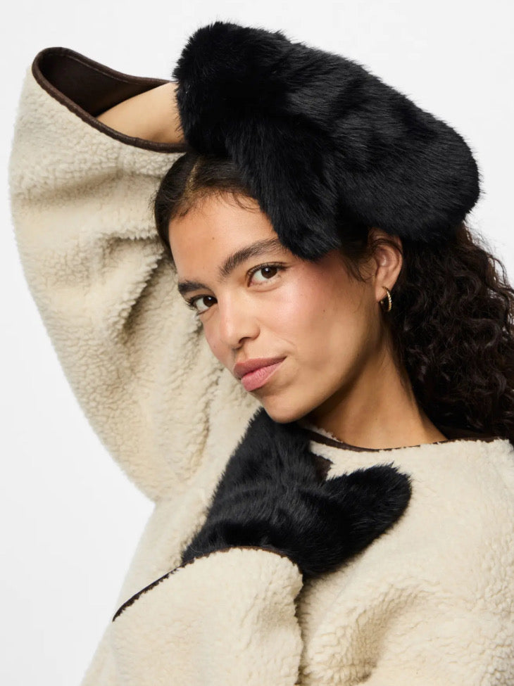 PIECES - JUTLANDIA MITTENS - BLACK
