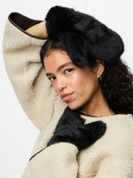 Ladda upp bild till gallerivisning, PIECES - JUTLANDIA MITTENS - BLACK
