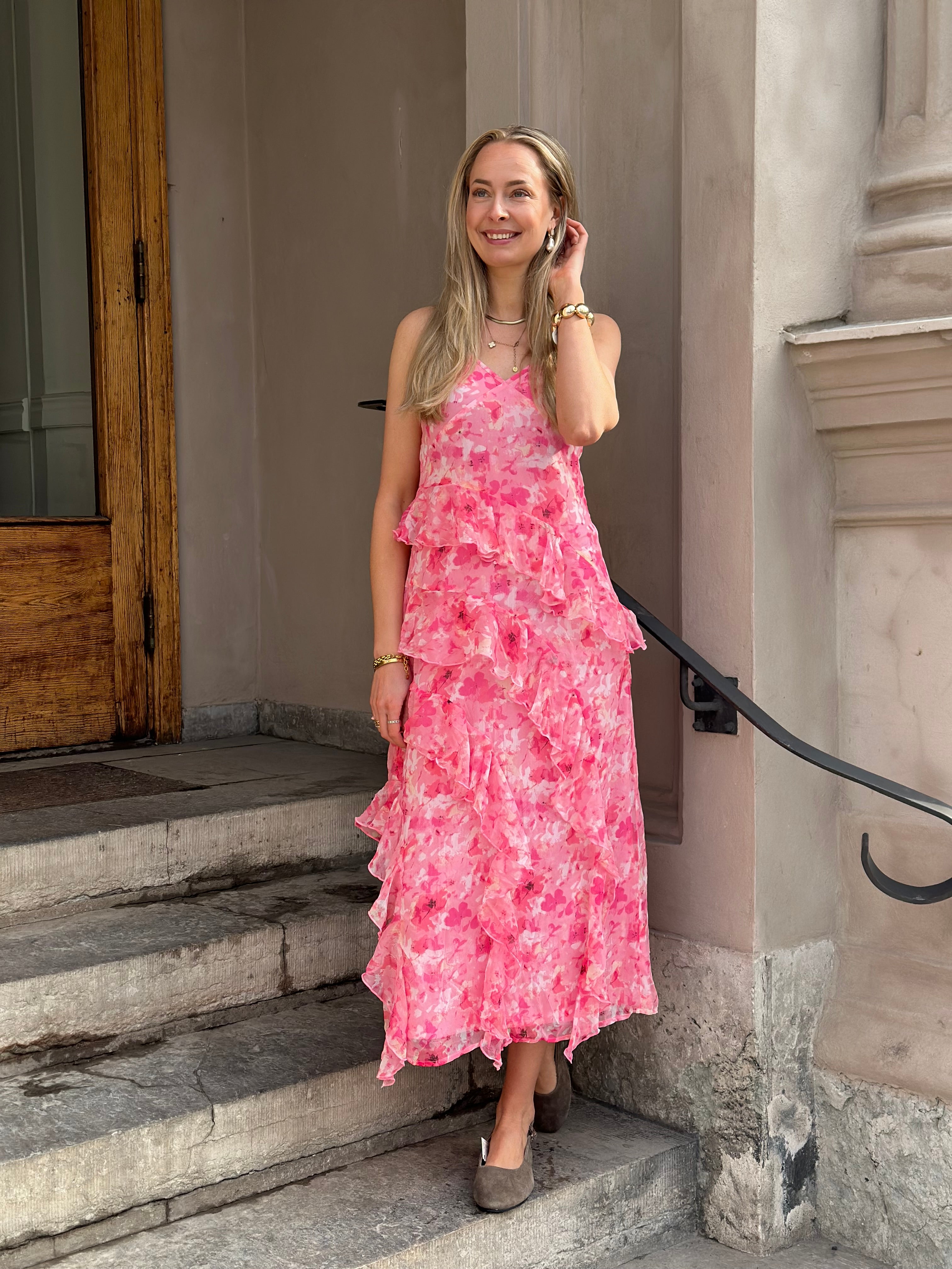 VEROMODA - SMILLA S/L V-NECK LONG FRILL DRESS - ROSE SHADOW/SALLY