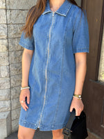 Ladda upp bild till gallerivisning, ONLY - ROSENHEIM ZIP DRESS - LIGHT MEDIUM BLUE DENIM
