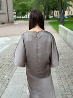 Ladda upp bild till gallerivisning, COSY HOUSE - GLANSIG BLUS - BEIGE
