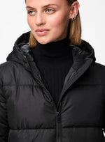 Ladda upp bild till gallerivisning, PIECES - BEE LONG NEW PUFFER JACKET - BLACK
