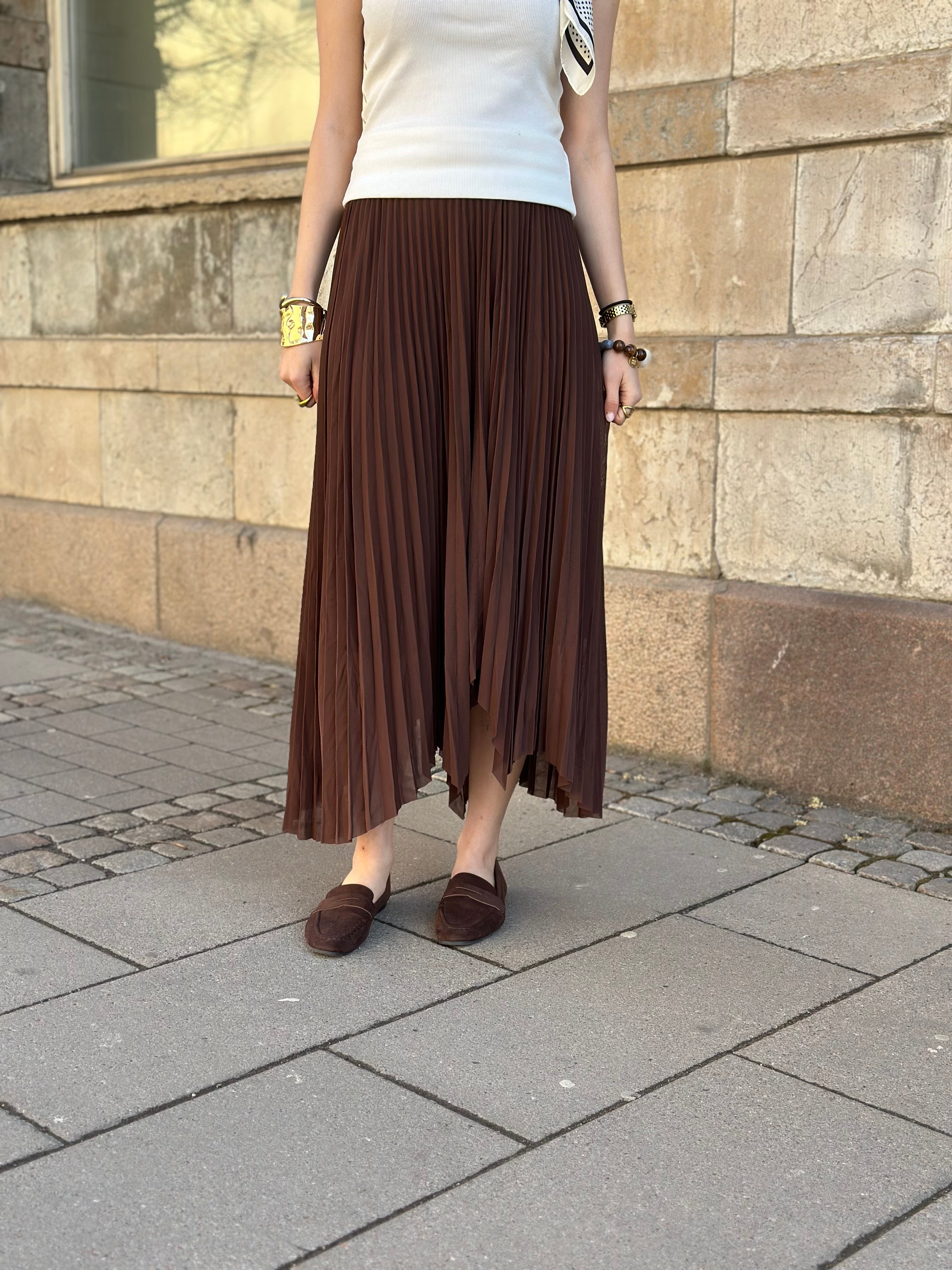 JDY - USO ASSYMMETRIC PLASSE SKIRT - CHICPRY COFFEE