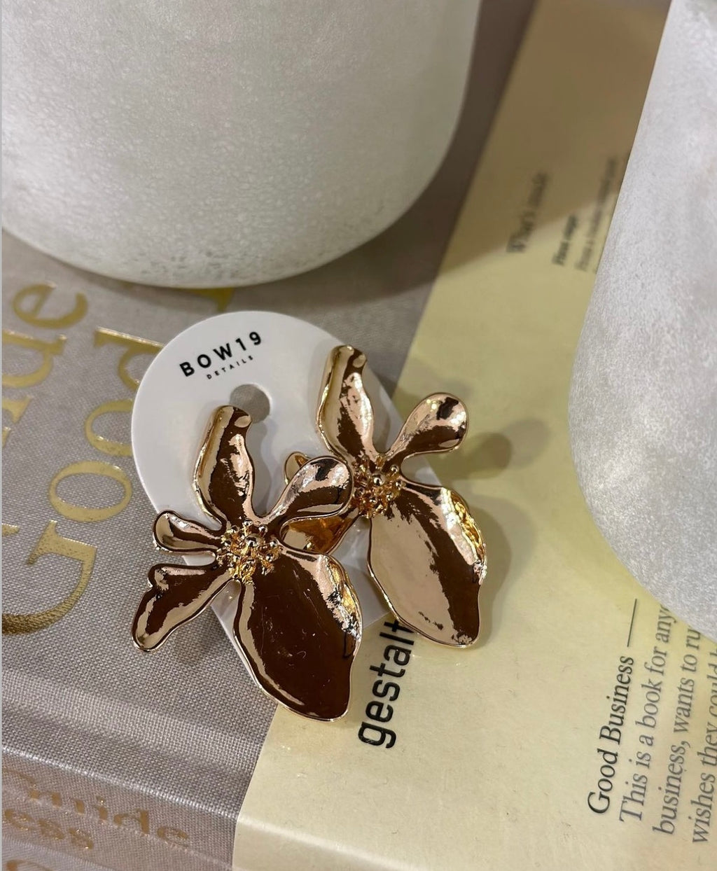 BOW19 DETAILS - FLOWER GOLD EARRINGS