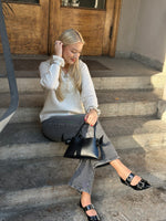 Ladda upp bild till gallerivisning, JDY - LETTY LS V-NECK FRILL PULLOVER - EGRET/MELNGE
