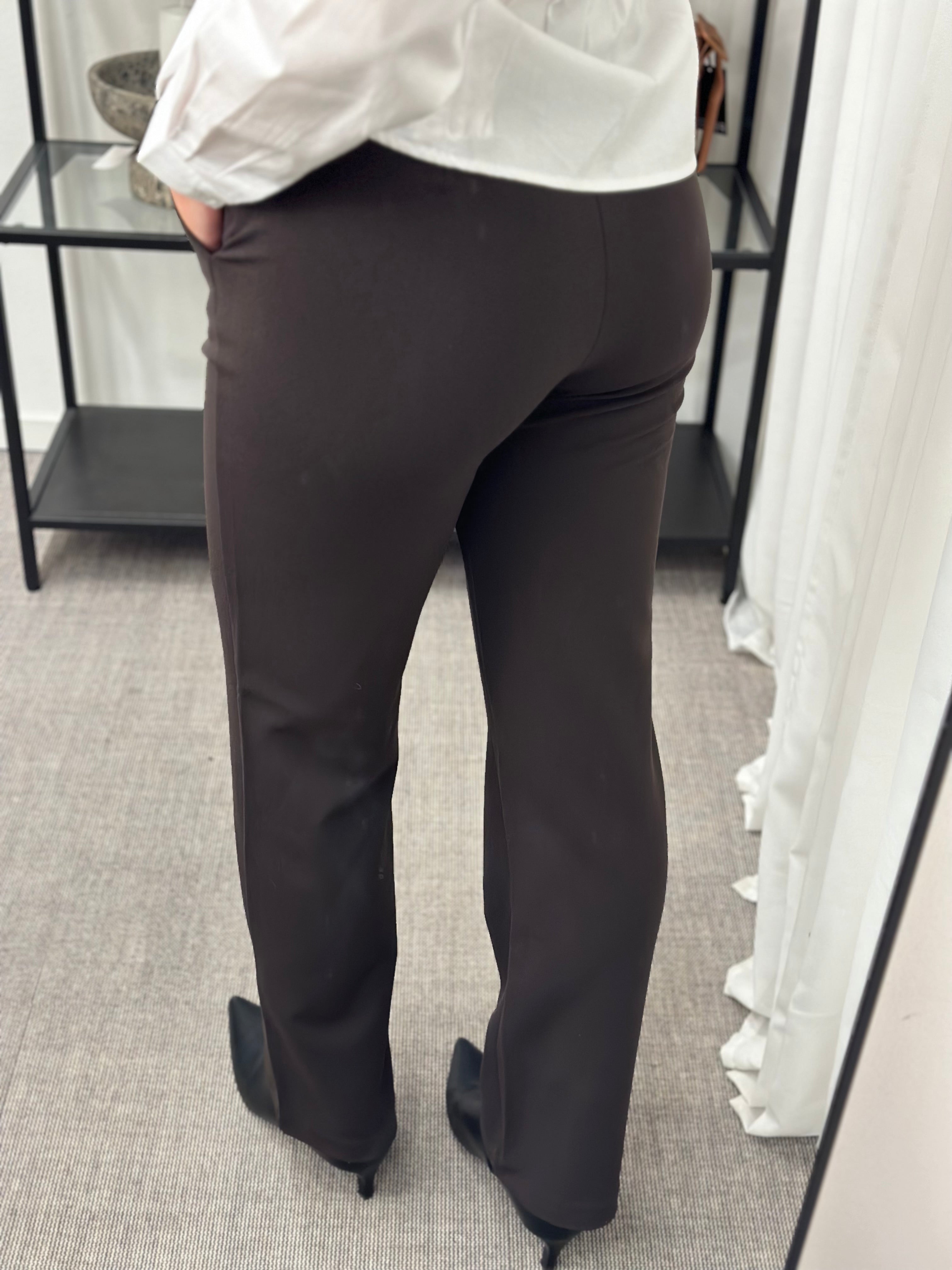 VEROMODA - ZAMIRA HW SLIM STRAIGHT PANT - CHOCOLATE TORTE