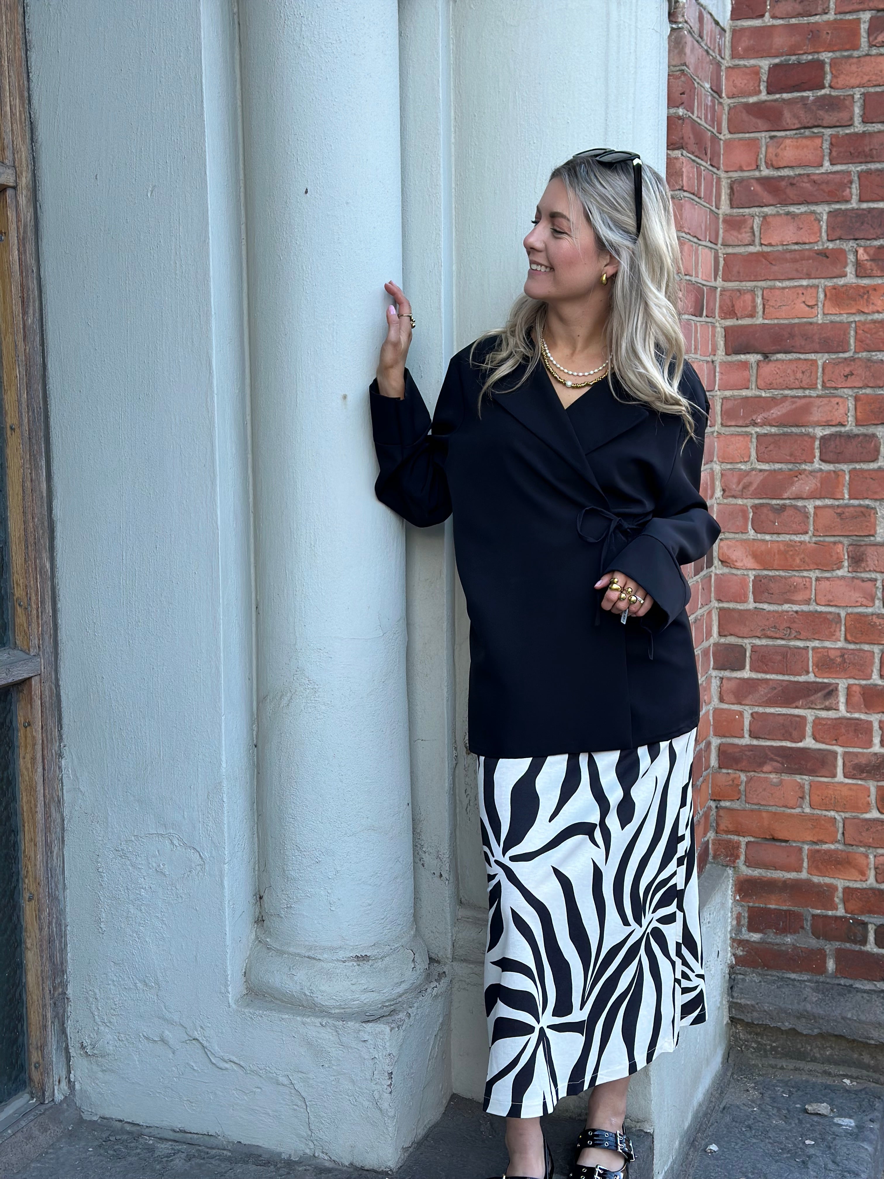 ONLY - CHIGO SAKURA LONG SKIRT - BLACK/FLOWER