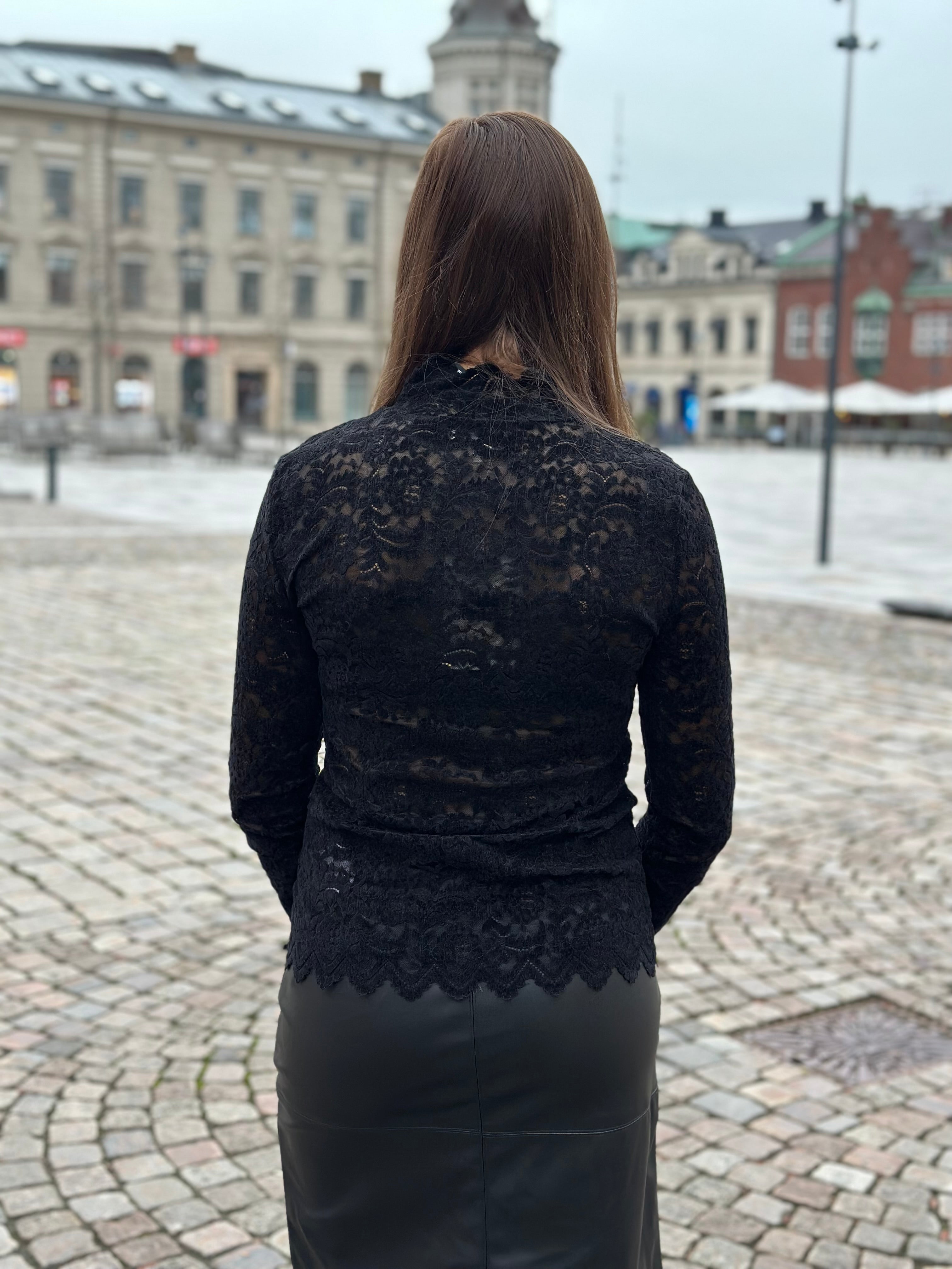 SOAKED - SABLE MOCKNECK TEE - BLACK