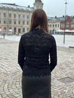 Ladda upp bild till gallerivisning, SOAKED - SABLE MOCKNECK TEE - BLACK
