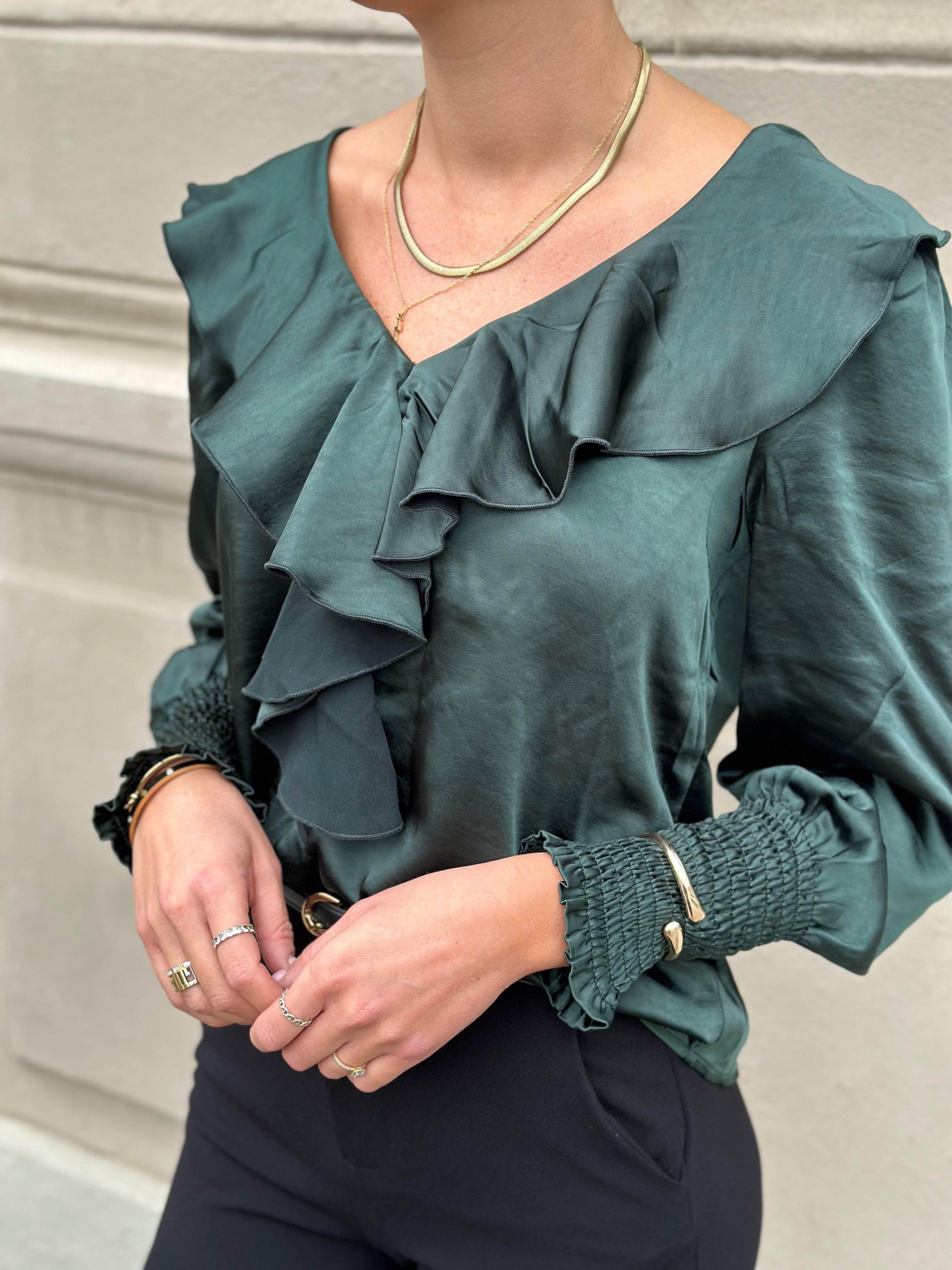 VEROMODA - BEA LS V-NECK FRILL BLOUSE - SCARAB
